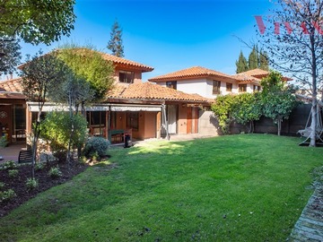 Casa en venta en El Huinganal - Paseo Pie Andino - Camino del Chin, Lo Barnechea - 5 dormitorios, 4 baños
