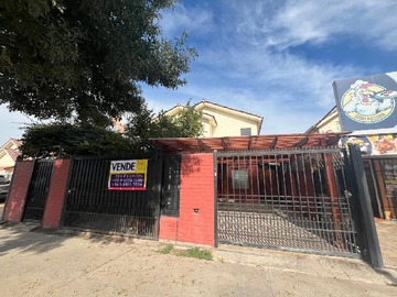 Casa en venta en Los Halcones, Lampa - 5 dormitorios, 3 baños