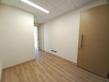 Oficina en arriendo mensual en Calle Limache 3421, Viña del Mar - 1 baño