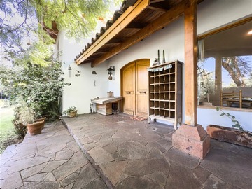 Casa en venta en La Reina Alta, Onofre Jarpa, La Reina - 4 dormitorios, 4 baños
