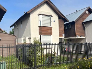 Casa en venta en Hermosa Casa Altos del Maipo 4 (99305), Temuco - 3 dormitorios, 3 baños