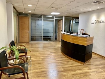 Oficina en arriendo mensual en Edificio Santiago 2000/ Calle Huerfanos, Santiago - 7 dormitorios, 3 baños