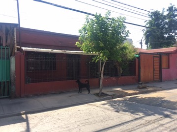 Casa en venta en Propiedad a la Venta en Vascongados Comuna de Conchalí - 4 dormitorios, 2 baños