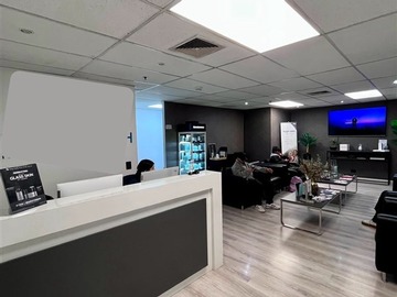 Local Comercial en venta en Nueva Tajamar 481, Las Condes - 5 dormitorios, 2 baños