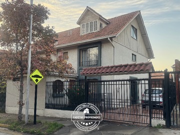 Casa en venta en San Josafat, La Florida - 3 dormitorios, 2 baños