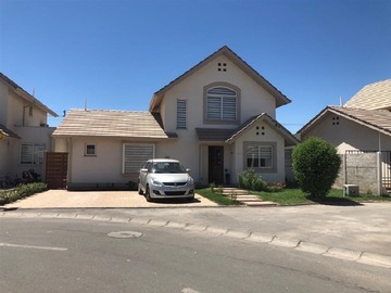 Casa en venta en Camilo Berrios quintanilla 217, Buin - 4 dormitorios, 3 baños