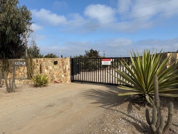 Parcela en venta en Parcela en condominio Ensenada Ruta 5 norte, KM 213. (Entre Pichidangui y Los Vilos), Los Vilos - 5 dormitorios, 3 baños