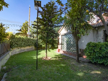 Casa en venta en Casa Luminosa Ideal para Familias Grandes (136309), La Reina - 4 dormitorios, 2 baños