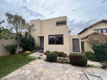 Casa en venta en condominio los montes piedra roja, Colina - 3 dormitorios, 3 baños