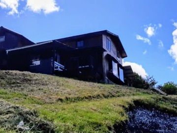 Casa en venta en Isla Puluqui, Calbuco - 6 dormitorios, 2 baños