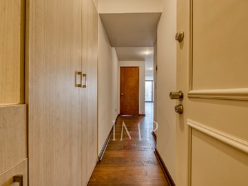 Departamento en venta en Alcántara 1128, Las Condes - 3 dormitorios, 2 baños