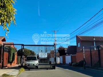 Casa en venta en Pasaje Escritor Edisio Alvarado Barceló 4115, La Serena - 3 dormitorios, 2 baños