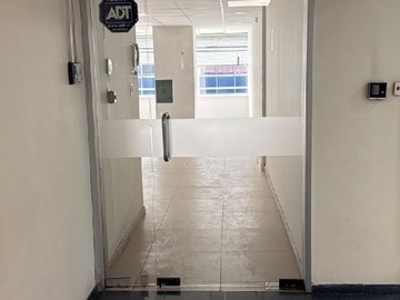 Oficina en arriendo mensual en Enrique Mac Iver 440, Santiago