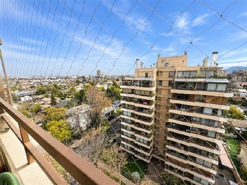 Departamento en venta en Amplio departamento con excelentes accesos, Las Condes - 3 dormitorios, 2 baños