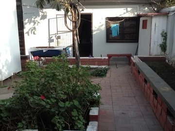 Casa en venta en Alberto Decombe, Providencia, Providencia - 4 dormitorios, 2 baños