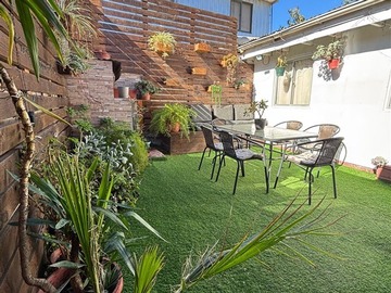 Casa en venta en Alcalde Oscar Bagioli, Colina - 4 dormitorios, 2 baños