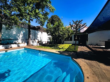 Casa en venta en Sector Casas de la Viña 5D 4B 391 mt2 totales (130066), Peñalolén - 5 dormitorios, 4 baños