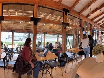 Local Comercial en arriendo mensual en Café Terraza Cuchara, Puerto Varas - 3 baños