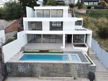Casa en venta en Cam. del Yunque 14323, Lo Barnechea - 4 dormitorios, 3 baños