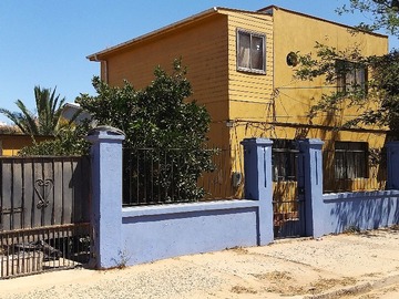 Casa en venta en Peñablanca, Villa Alemana - 6 dormitorios, 2 baños