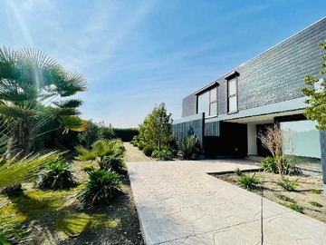 Casa en venta en casa hermosa en condominio (113862), Talagante - 9 dormitorios, 6 baños