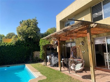 Casa en venta en Complejo la viña, Peñalolén - 4 dormitorios, 3 baños