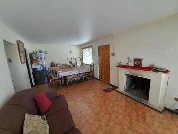 Casa en venta en A pasos de Los Carrera Casa y Oficina Anexa (168143), Quilpué - 5 dormitorios, 2 baños
