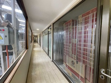 Oficina en venta en Amplias oficinas con bodega (72596), Independencia - 8 baños