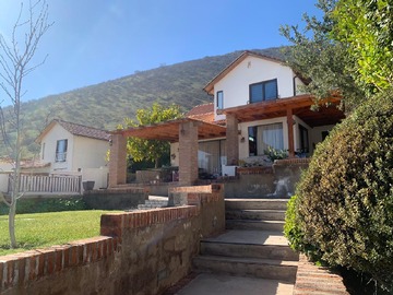 Casa en venta en Las brisas sur, Pudahuel - 5 dormitorios, 4 baños