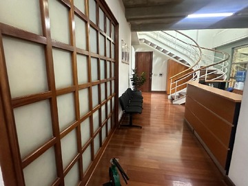Oficina en arriendo mensual en Oficina en Ciudad Empresarial 400 M en 3, 4 Estacionamiento - 10 dormitorios, 5 baños