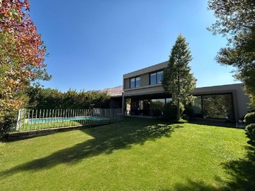 Casa en venta en Jose Rabat Gorchs 11860, Colina, Región Metropolitana de Santiago 9340000, Chile, Colina - 4 dormitorios, 4 baños