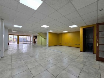 Local Comercial en arriendo mensual en C / capacidad de 6 Estac. Privados (179971), Ñuñoa - 3 baños