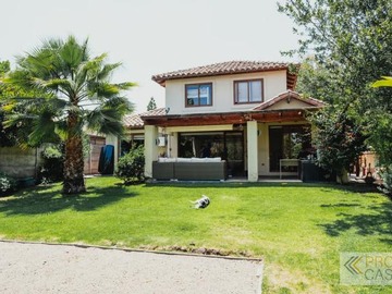 Casa en venta en Cond. Los Candiles - Colegio San Anselmo, Colina - 3 dormitorios, 3 baños