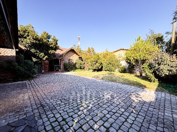 Casa en venta en Gran e Impecable Casa Sector Casas Viejas (176189), Puente Alto - 5 dormitorios, 4 baños