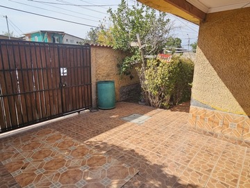 Casa en venta en Ismael tocornal con juan luis sanfuentes, San Ramón - 3 dormitorios, 1 baño