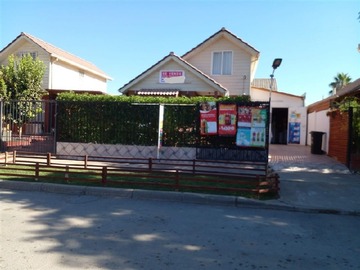 Casa en venta en Casa aislada 3D 2B con local comercial , Larapinta;Lampa, Lampa - 3 dormitorios, 2 baños