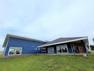 Casa en venta en Casa en venta en Puerto Varas (72567), Puerto Varas - 4 dormitorios, 3 baños