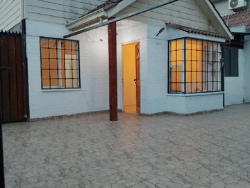 Casa en arriendo mensual en Se Arrienda Casa en Larapinta - 3 dormitorios, 2 baños