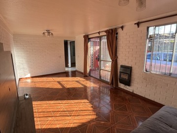 Casa en arriendo mensual en 5 de abril con primera transversal, Maipú - 4 dormitorios, 2 baños