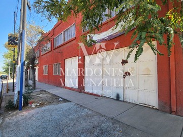 Terreno Industrial en arriendo mensual en Oportunidad comercial. Más de 530 m2 const. (168380), Renca - 5 baños