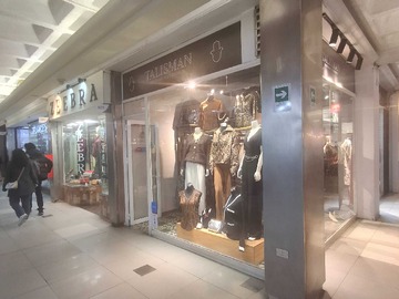 Local Comercial en arriendo mensual en Espacio Comercial con Gran Visibilidad (179075), Las Condes - 1 baño