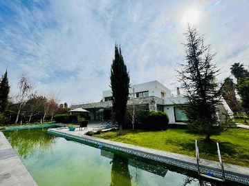 Casa en venta en Casa en parcela con cancha de tenis y golf (129125), Talagante - 5 dormitorios, 5 baños