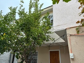 Local Comercial en arriendo mensual en Selmann Arrienda Propiedad Comercial en Calle Thompson. Quilpué - 4 dormitorios, 2 baños