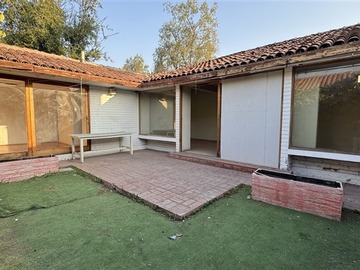 Casa en arriendo mensual en Av. Vitacura / Las Hualtatas, Vitacura - 5 dormitorios, 5 baños