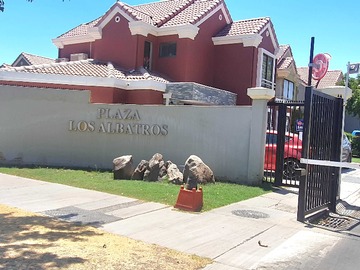 Casa en venta en Casa condominio seg 24/7 ciudad de los valles (170648), Pudahuel - 4 dormitorios, 3 baños
