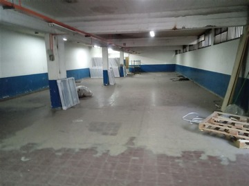 Bodega en arriendo mensual en Pedro de Valdivia con Quilín, Macul - 4 baños