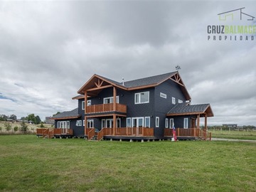 Casa en venta en Fundo Arthur, km 19 Camino a Ensenada, Puerto Varas - 6 dormitorios, 5 baños