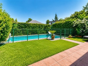 Casa en venta en Vitacura, Vitacura - 5 dormitorios, 4 baños
