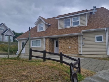 Casa en venta en Vía Azul 950, Puerto Montt - 4 dormitorios, 3 baños