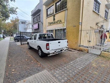 Oficina en arriendo mensual en Av. Simón Bolívar / Pedro de Valdivia, Ñuñoa - 5 dormitorios, 3 baños
